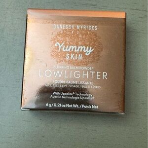 Danessa Myricks Yummy Skin Blurring Balm highlights Powder, Low key.   NIB